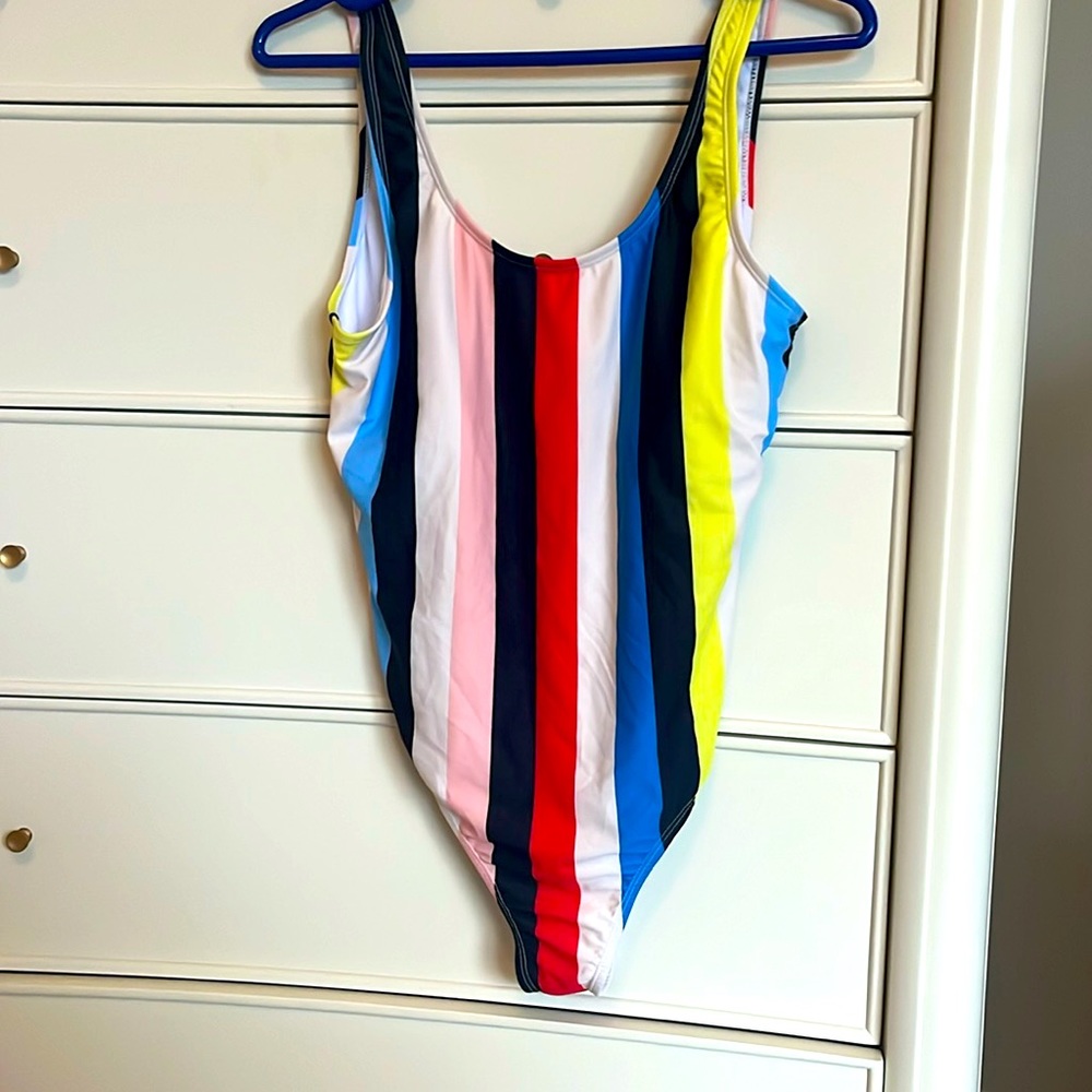 Women’s one piece bathing suit striped L